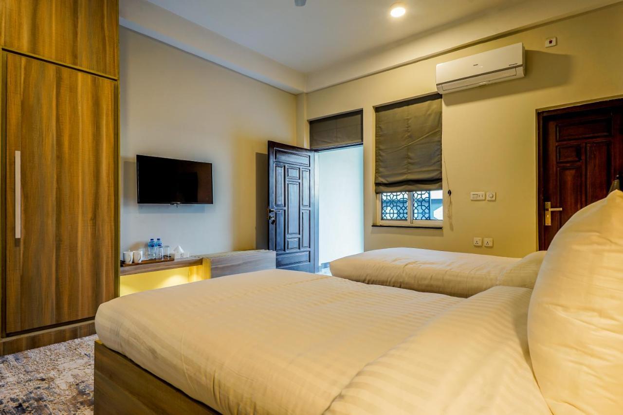 Roomy Crossroads Hotel, Peşaver Dış mekan fotoğraf
