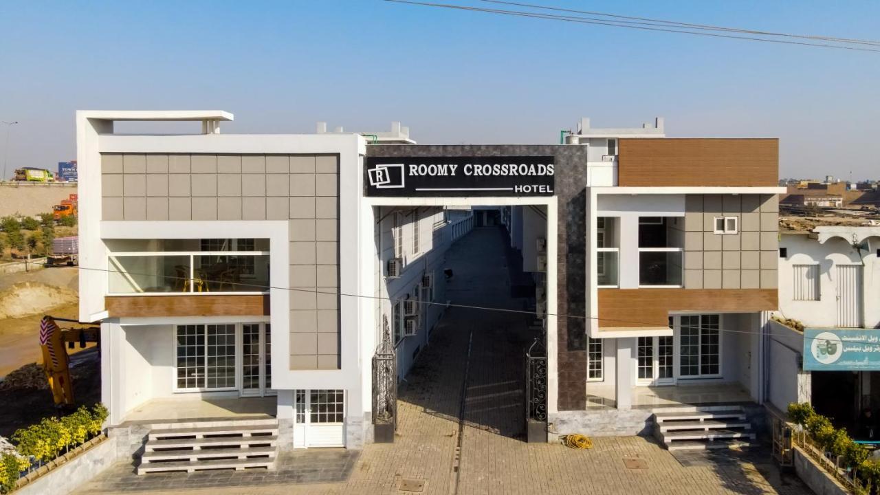 Roomy Crossroads Hotel, Peşaver Dış mekan fotoğraf