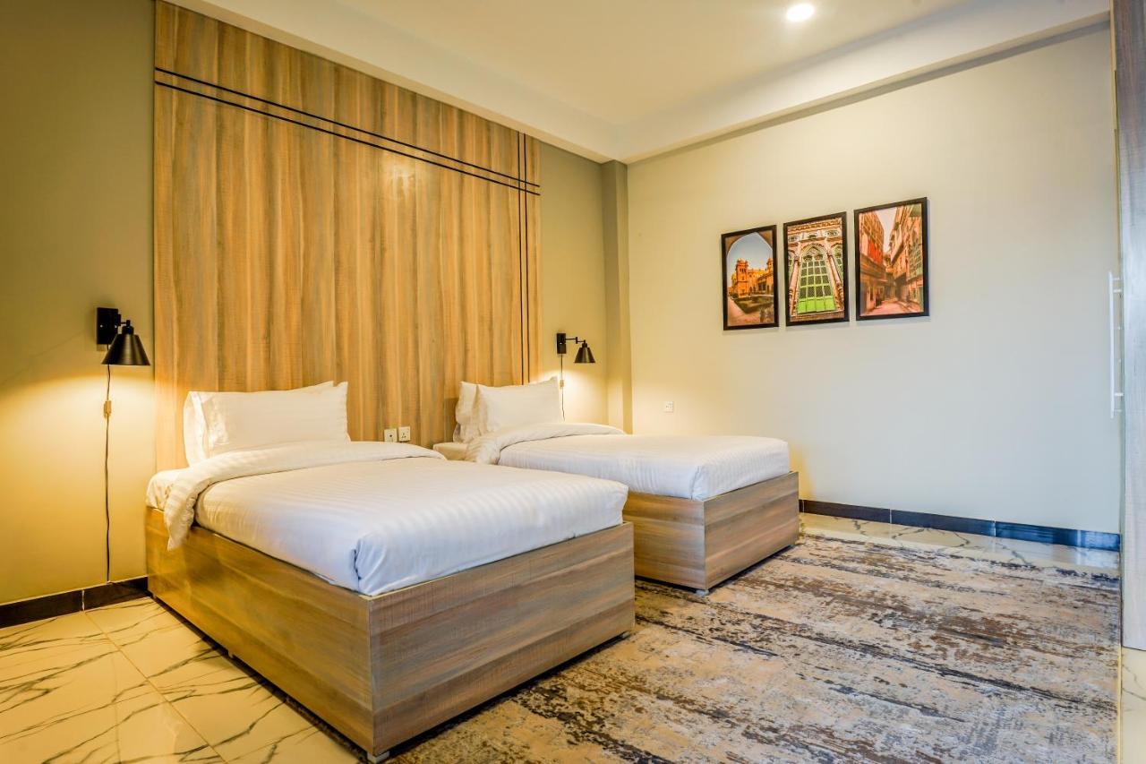 Roomy Crossroads Hotel, Peşaver Dış mekan fotoğraf