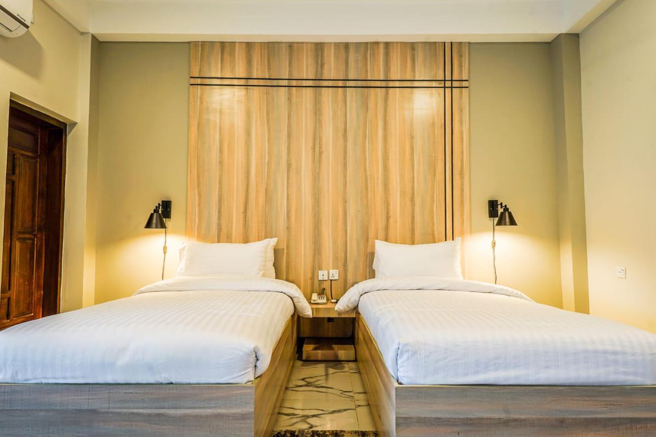Roomy Crossroads Hotel, Peşaver Dış mekan fotoğraf