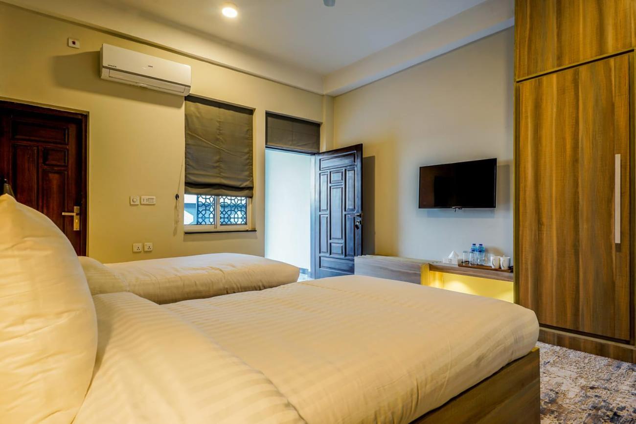 Roomy Crossroads Hotel, Peşaver Dış mekan fotoğraf