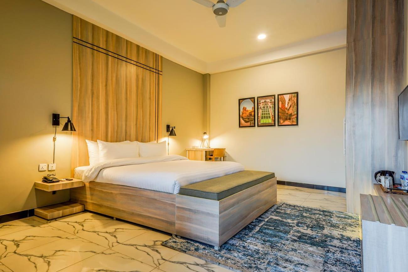 Roomy Crossroads Hotel, Peşaver Dış mekan fotoğraf