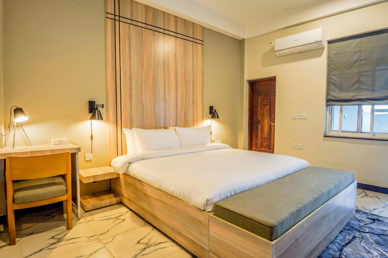 Roomy Crossroads Hotel, Peşaver Dış mekan fotoğraf