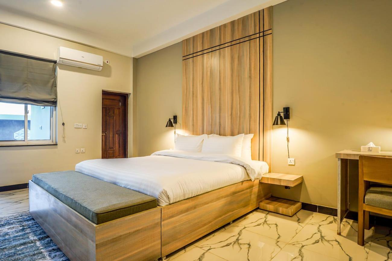 Roomy Crossroads Hotel, Peşaver Dış mekan fotoğraf