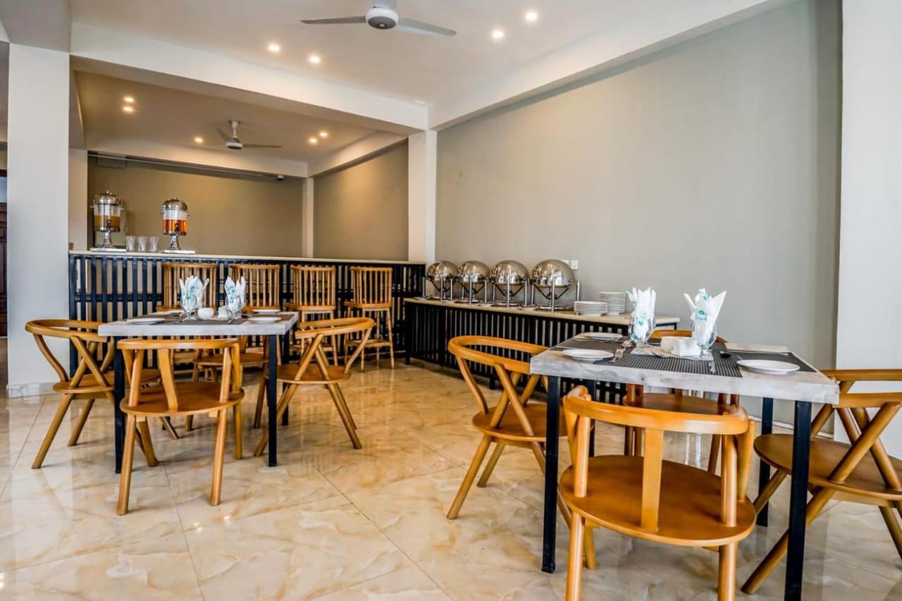 Roomy Crossroads Hotel, Peşaver Dış mekan fotoğraf